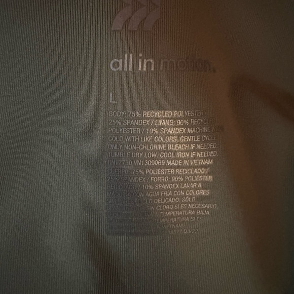 Super cute light green romper - Picture 3 of 3